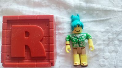 Roblox figure