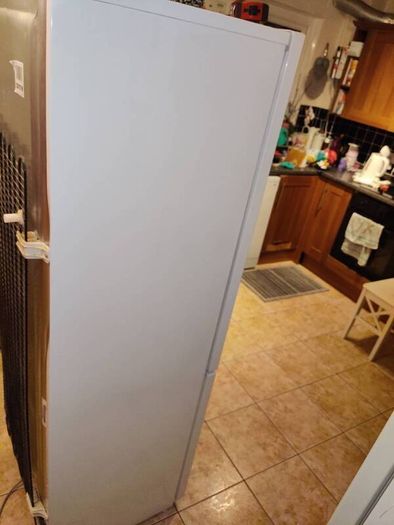 Beko Fridge Freezer 270L Fully Working Reversible Door
