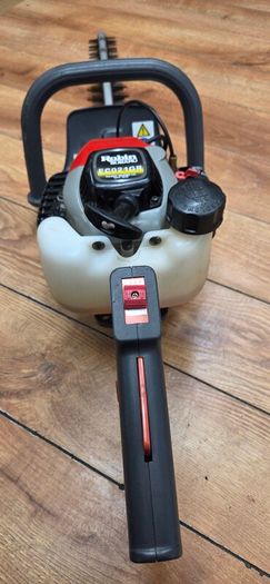 Robin hedge trimmer
