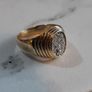 9ct gold ring With cluster diamonds hallmarked 375 Image 10