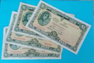 Irish 1970's 4 X Lavery One pound banknotes in Fine condition