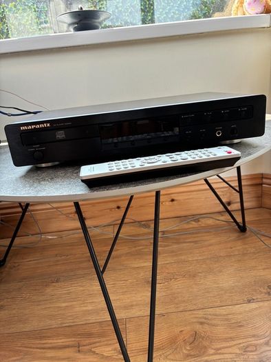Separates music set up harman -kardon hk3370  tuner amplifier, marantz cd player cd5001 ,  4 wharfedale speakers and sub bass + 200 cd mixed remotes and wiring