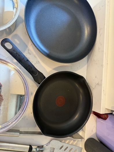 Pans, pots, kitchen utensils