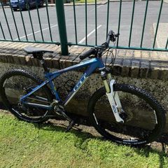 GT Avalanche Comp Mountain Bike - Excellent Condition!