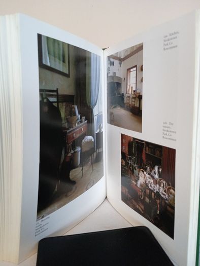 The Irish Country House: A Social History by Peter Somerville-Large (PT129)
