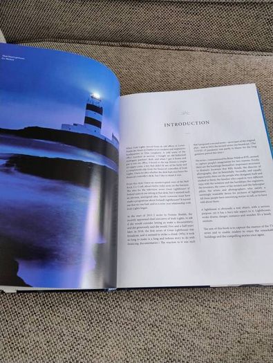 The Great Lighthouses of Ireland by David Hare 2022 hardback with dustcover in very good condition 230 pages FREE STANDARD POSTAGE INCLUDED