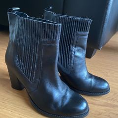 Chelsie boots