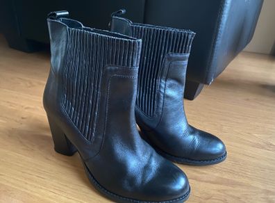 Chelsie boots