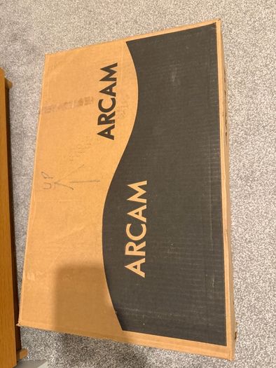 Arcam amplifier, Jamo speakers and wood stand