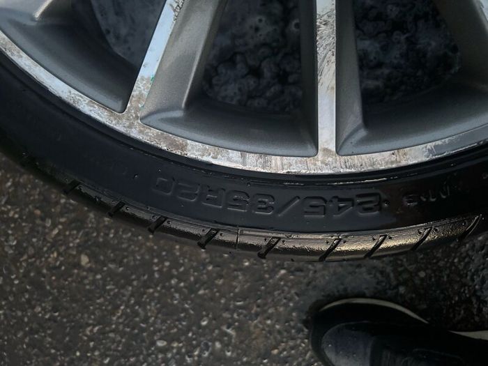 20 inch Mercedes alloy wheels