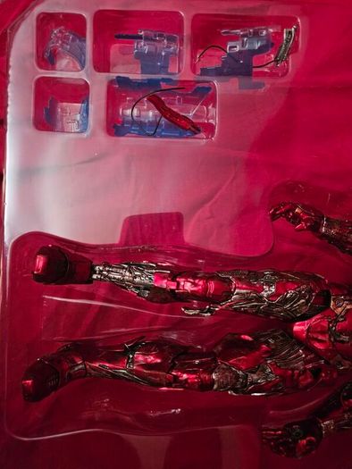 Hot toys iron man mysterio illusion