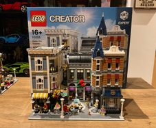 LEGO  10255 Modular Buildings Assembly Square