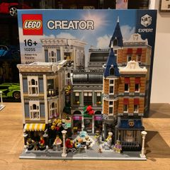 LEGO  10255 Modular Buildings Assembly Square