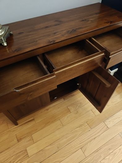 Sideboard / 1.2 W /810 H / 400 D.