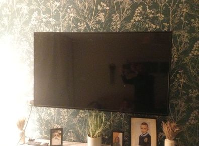 50" Slim Hd Tv