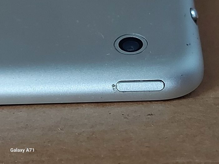 Apple Ipad Mini 2nd Generation 16GB Silver, Excellent cosmetic condition, Activation Locked, for parts or repair