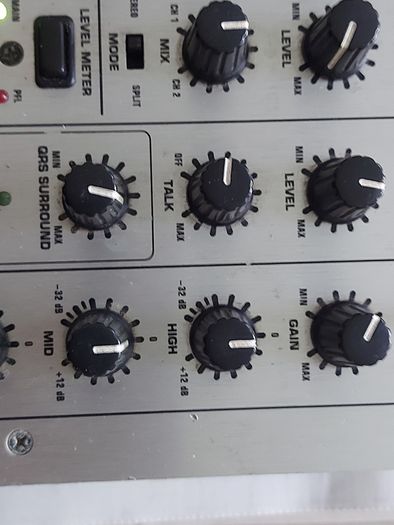 BEHRINGER PRO MIXER Model VMX 200, working great and in excellent condition