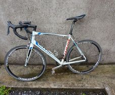 Giant Defy. Road Bike + Gifts Are Included