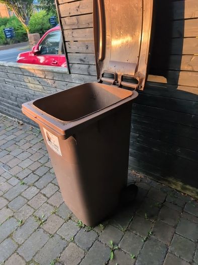 Brown wheelie bin