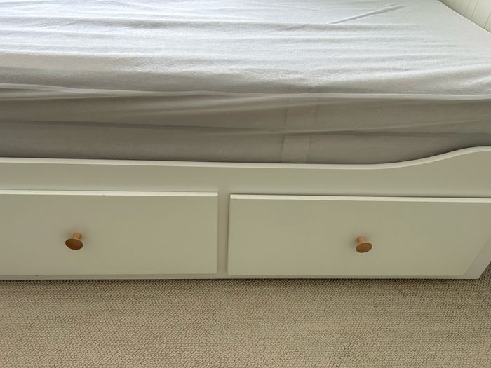Hemnes Daybed with 2 mattresses + storage