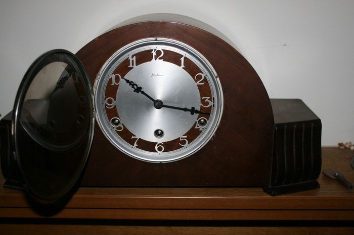 Bentima Clock