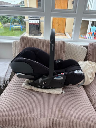 Cybex Car seat and 360 swivel isofix