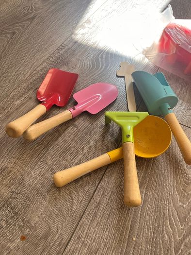 Free Mixed Toys