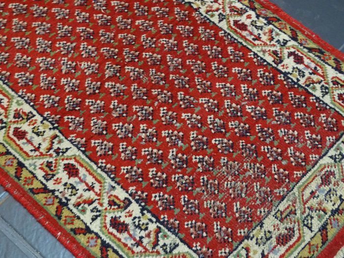 Superb P.ersian Sarough Rug 2.75m x 0.8m (H)