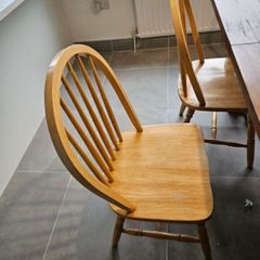 Set of 4 wooden dining chairs