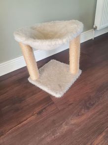 cst tree and scratching bed / post