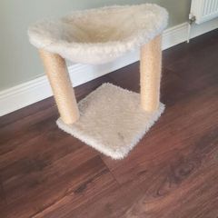 cst tree and scratching bed / post