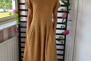 dress Bnwt tan short sleeve dress with pockets size small united colors of Benetton