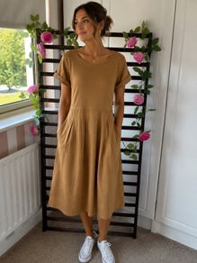 dress Bnwt tan short sleeve dress with pockets size small united colors of Benetton