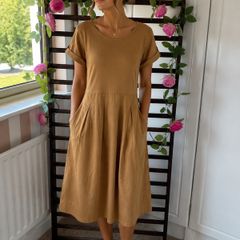 dress Bnwt tan short sleeve dress with pockets size small united colors of Benetton