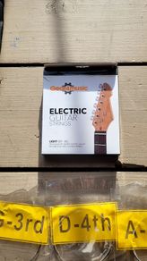 Electric guitar strings