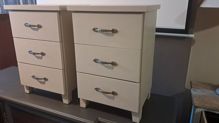 Bedside lockers