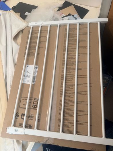 Baby safety gate