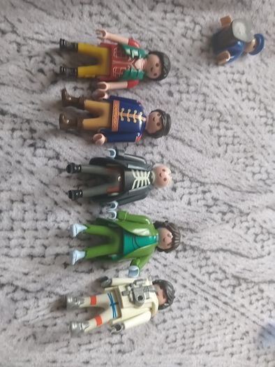 play mobil figures