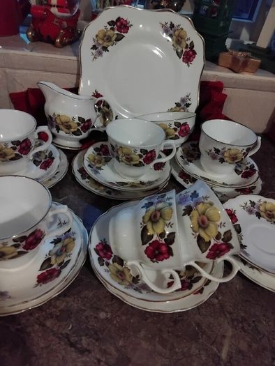 21piece ARKLOW vintage bone china tea set