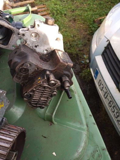 Peugeot 407 diesel pump