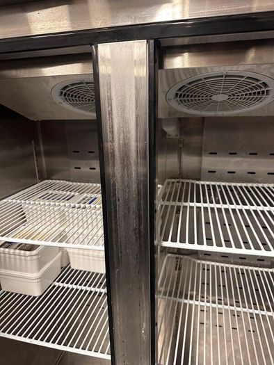 Commercial refrigerator