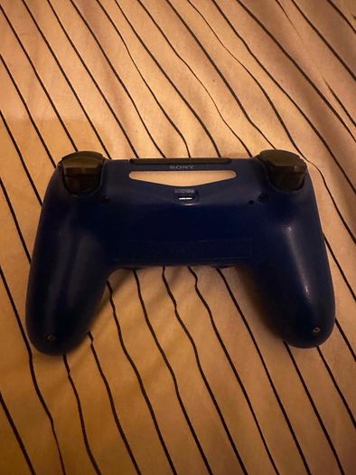 ps4 fat 1TB jailbreak 11.00 and controller 2