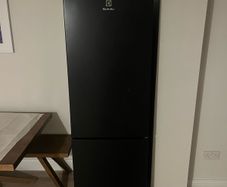electrolux fridge freezer 60 40 RRP 700 EUR