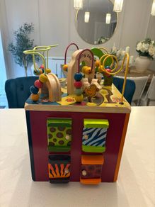 Zany zoo activity cube