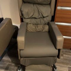 Accora Configura Advance High Dependency Chair