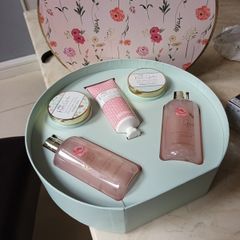 Baylis& Harding  Royal Garden  Body Gift Set In A Lovely  Large  Decorative  Box.  B.N.W.T