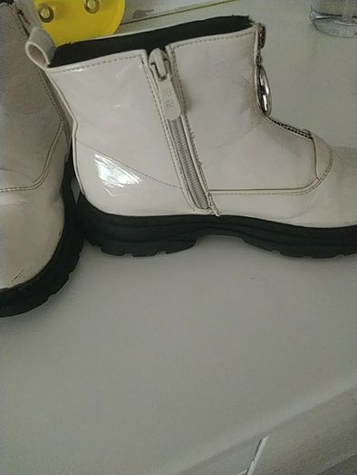 girls cream boots size 2