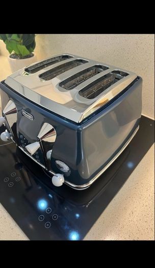 Toaster.