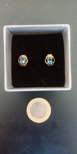 9ct gold topaz stud earrings
