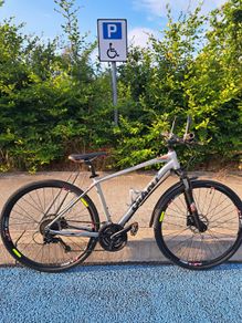 Giant Roam Hybrid Bike